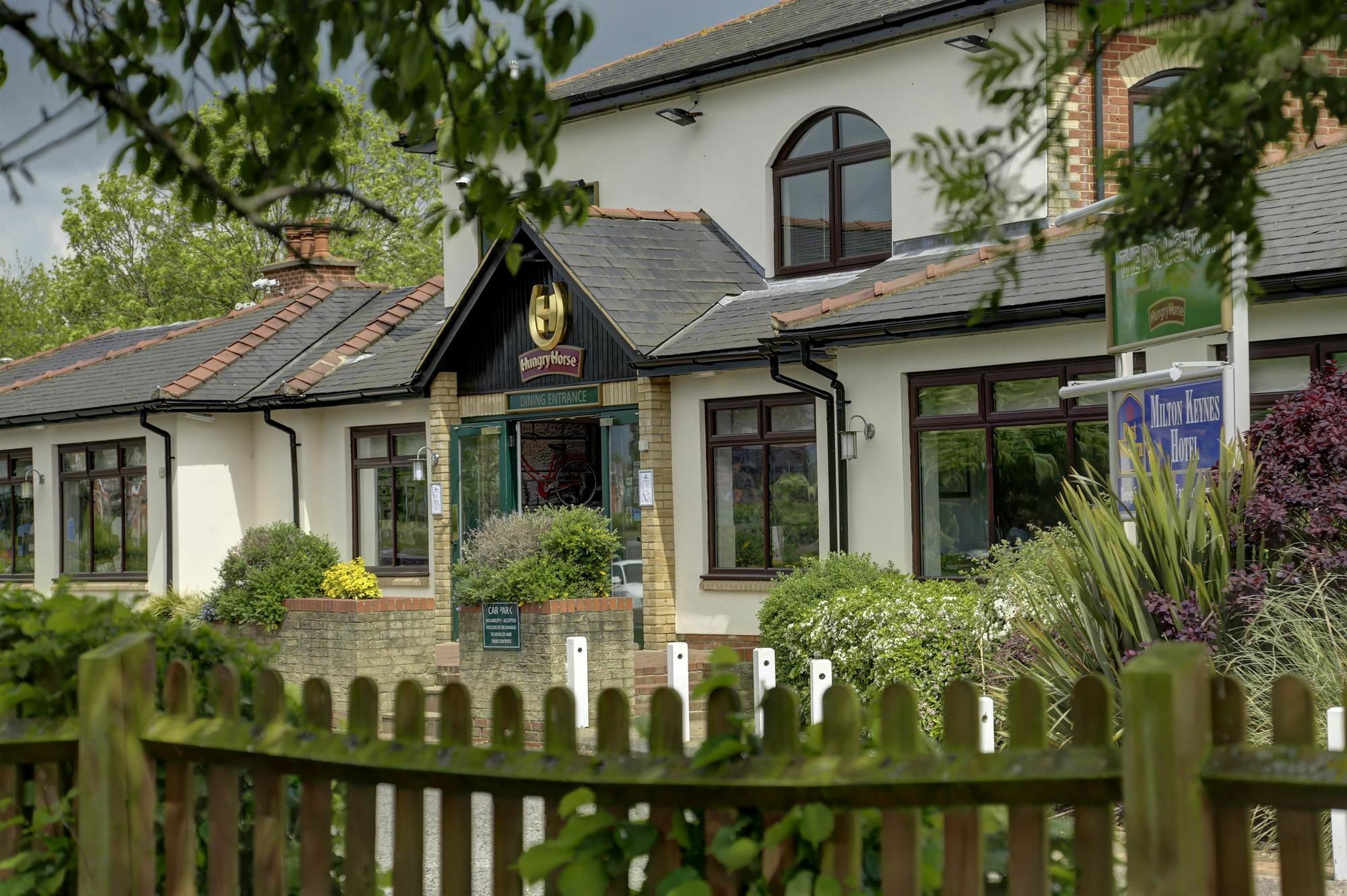 The Broughton Hotel By Greene King Inns Milton Keynes Exterior foto